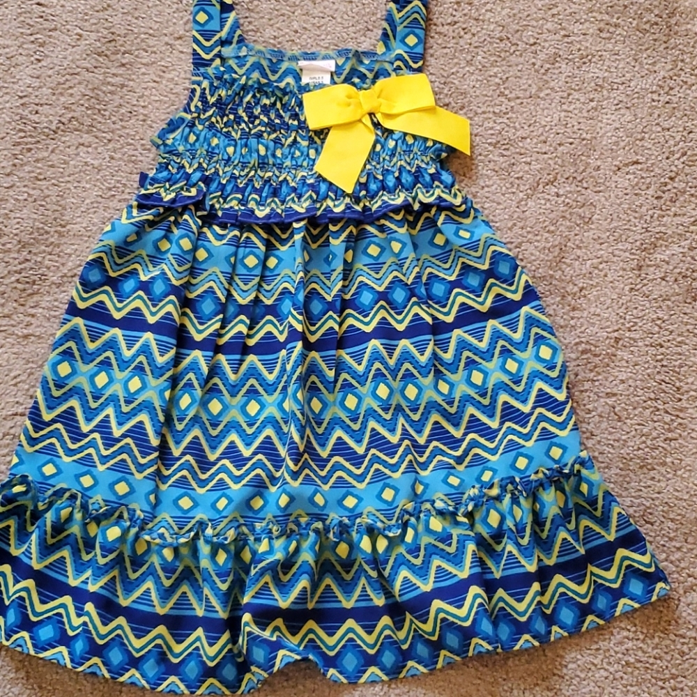 Girl's dress